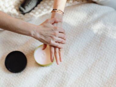 Major Difference Between Sunscreen And Oil: Unveiled