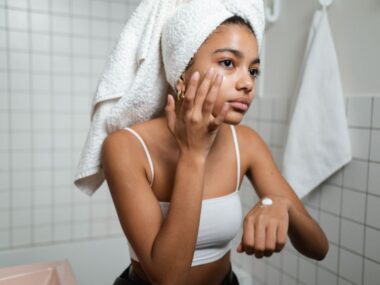 When Should Sunscreen Be Applied? 6 Expert Opinions